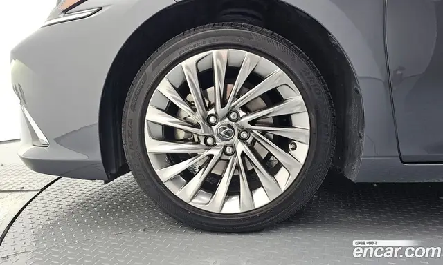 Lexus ES 2023 2.5 автомат (гидро), миниатюра 5