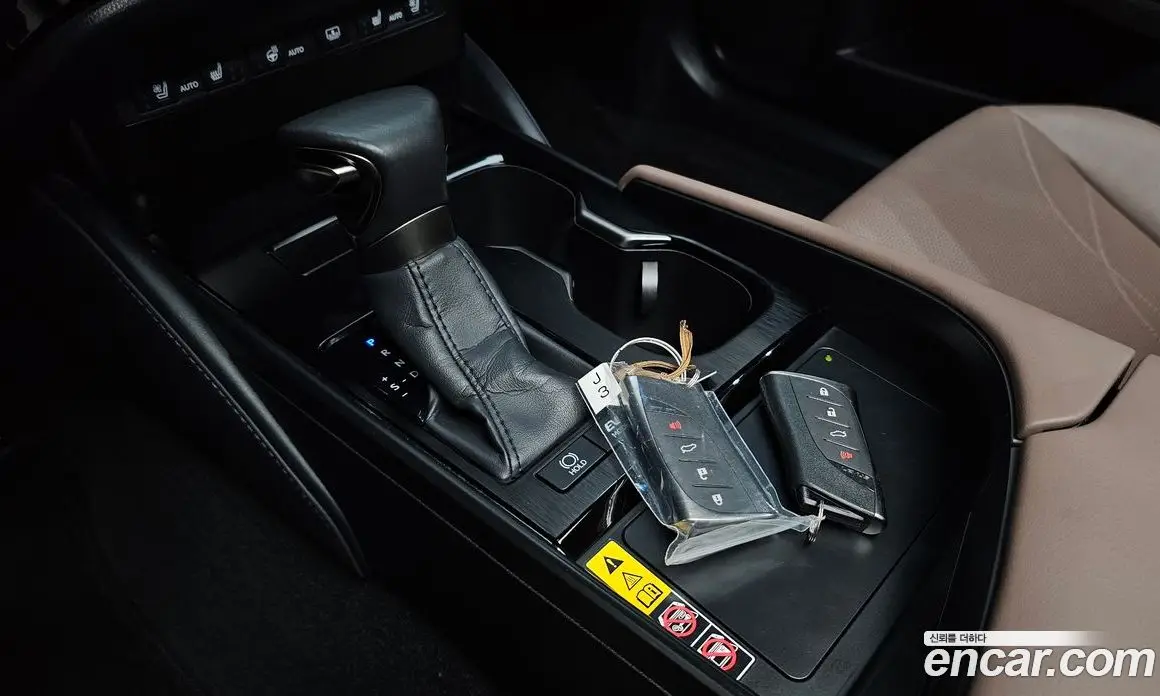 Lexus ES 2023 2.5 автомат (гидро), фото 9