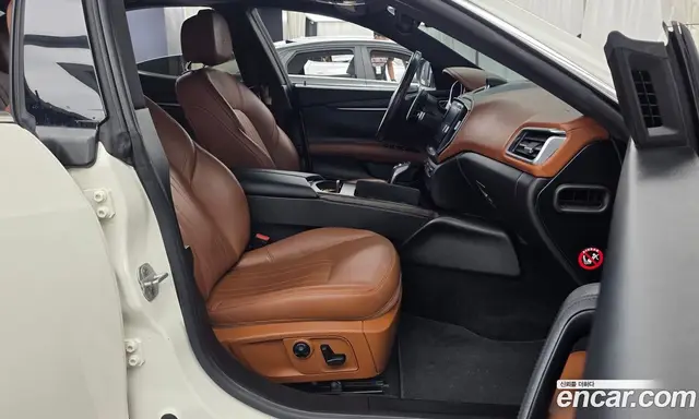 Maserati Ghibli 2019 3.0 автомат (гидро), миниатюра 9