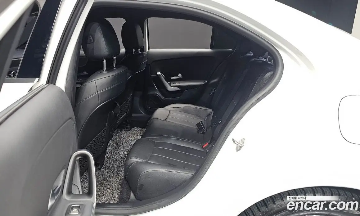 Mercedes-Benz A-Class 2021 2.0 автомат (гидро), фото 11
