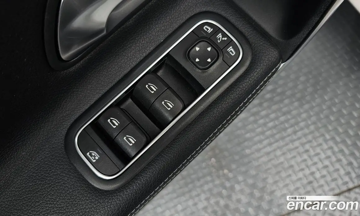 Mercedes-Benz A-Class 2021 2.0 автомат (гидро), фото 12
