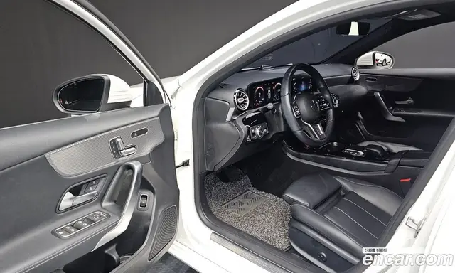 Mercedes-Benz A-Class 2021 2.0 автомат (гидро), миниатюра 10