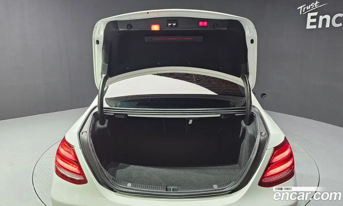 Mercedes-Benz E-Class 2017 2.0 автомат (гидро), фото 20