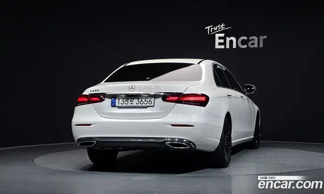 Mercedes-Benz E-Class 2020 2.0 автомат (гидро), миниатюра 4