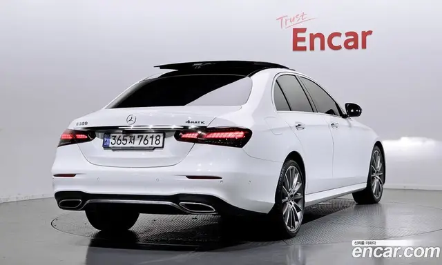 Mercedes-Benz E-Class 2021 2.0 автомат (гидро), миниатюра 2