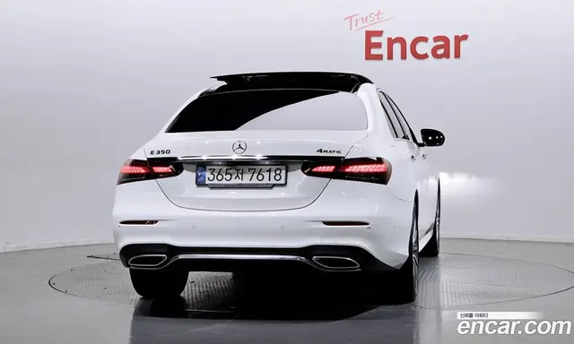 Mercedes-Benz E-Class 2021 2.0 автомат (гидро), миниатюра 4