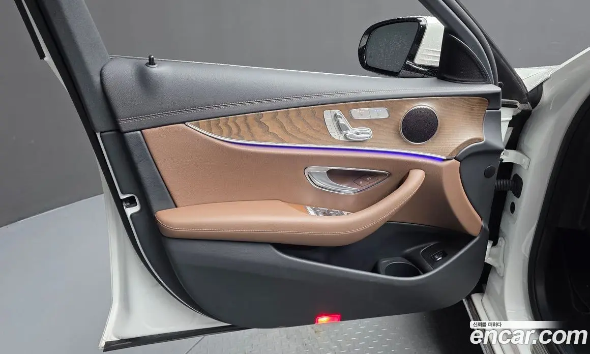Mercedes-Benz E-Class 2022 2.0 автомат (гидро), фото 14