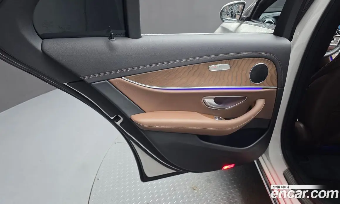 Mercedes-Benz E-Class 2022 2.0 автомат (гидро), фото 15