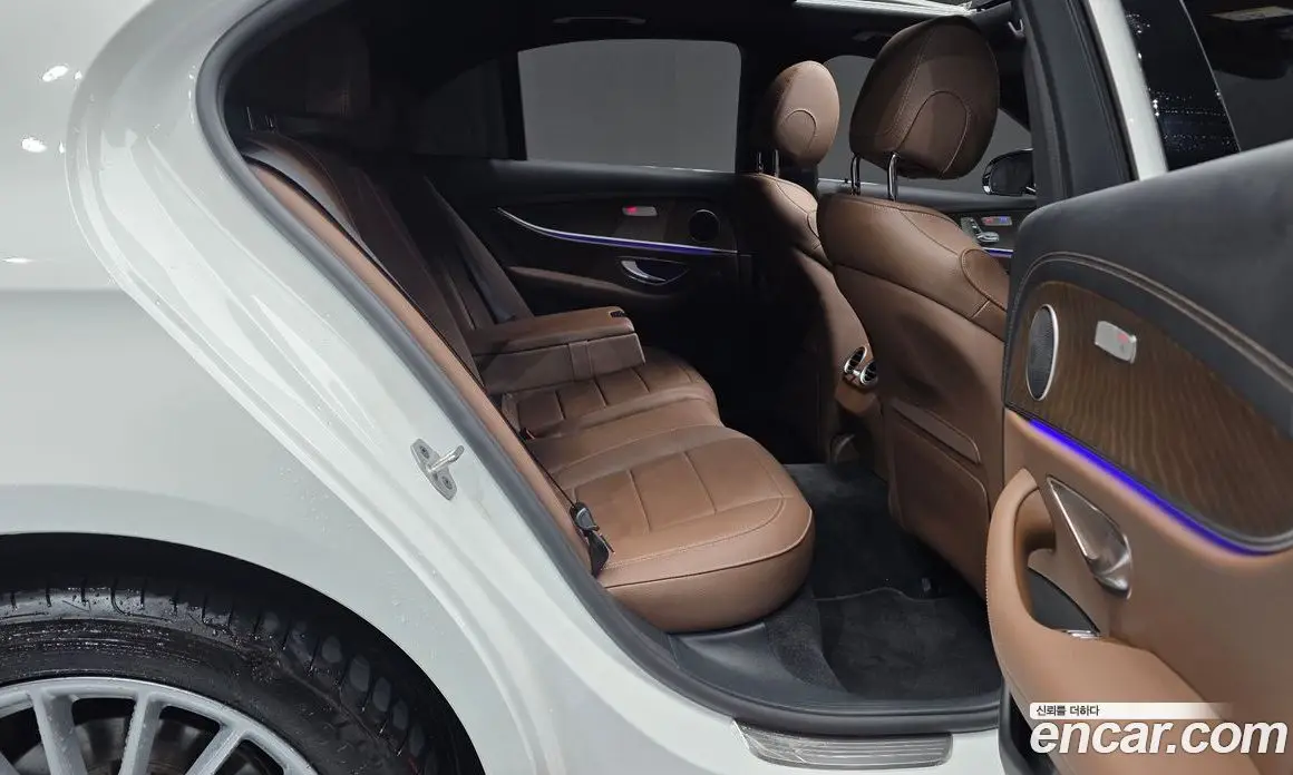 Mercedes-Benz E-Class 2022 2.0 автомат (гидро), фото 17