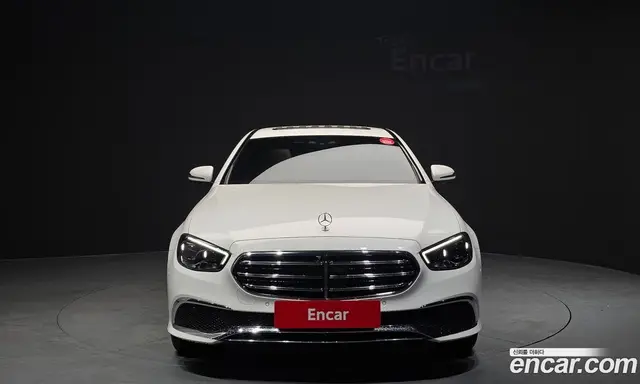 Mercedes-Benz E-Class 2022 2.0 автомат (гидро), миниатюра 3