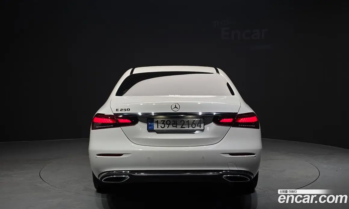 Mercedes-Benz E-Class 2022 2.0 автомат (гидро), фото 4