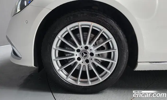 Mercedes-Benz E-Class 2022 2.0 автомат (гидро), миниатюра 5