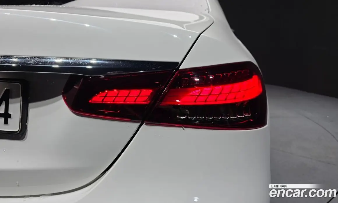 Mercedes-Benz E-Class 2022 2.0 автомат (гидро), фото 9