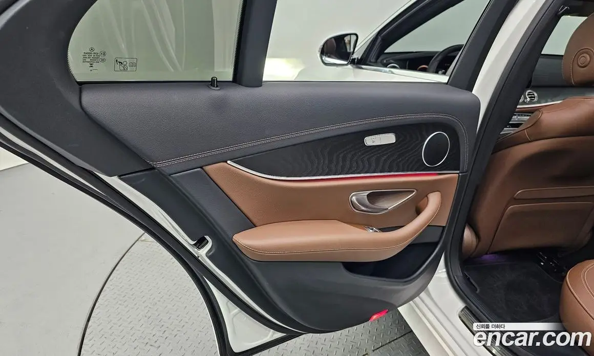 Mercedes-Benz E-Class 2023 2.0 автомат (гидро), фото 15