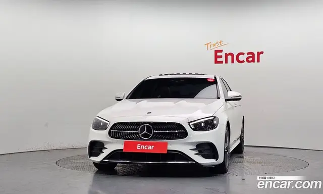 Mercedes-Benz E-Class 2023 2.0 автомат (гидро), миниатюра 3