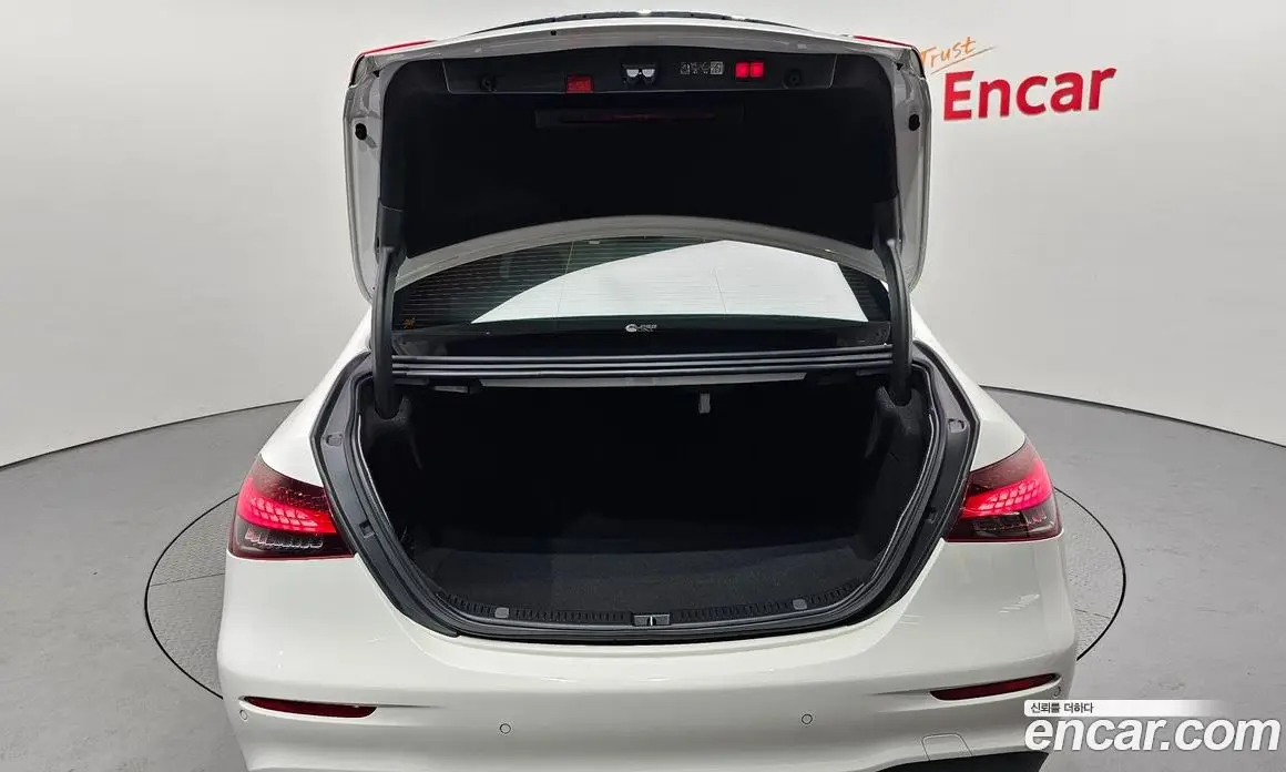 Mercedes-Benz E-Class 2023 2.0 автомат (гидро), фото 32