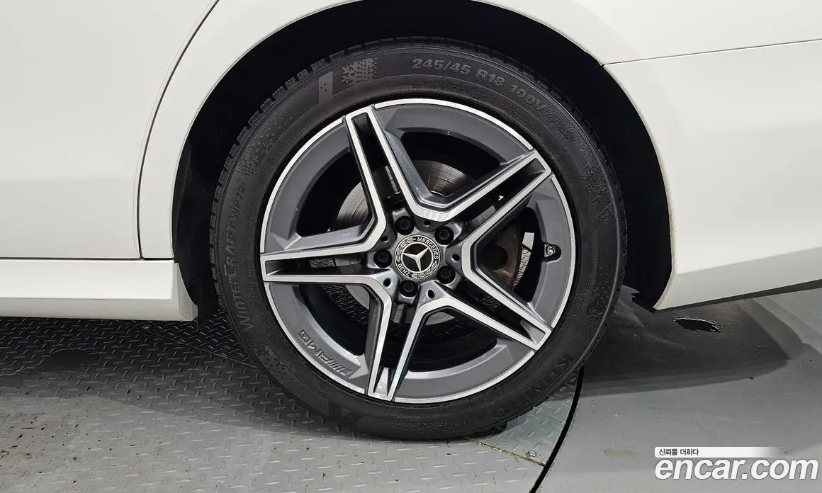Mercedes-Benz E-Class 2023 2.0 автомат (гидро), фото 7