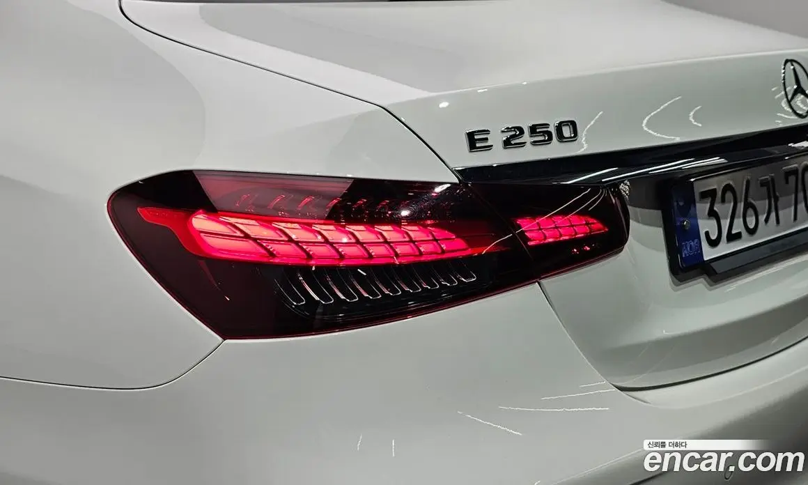 Mercedes-Benz E-Class 2023 2.0 автомат (гидро), фото 9