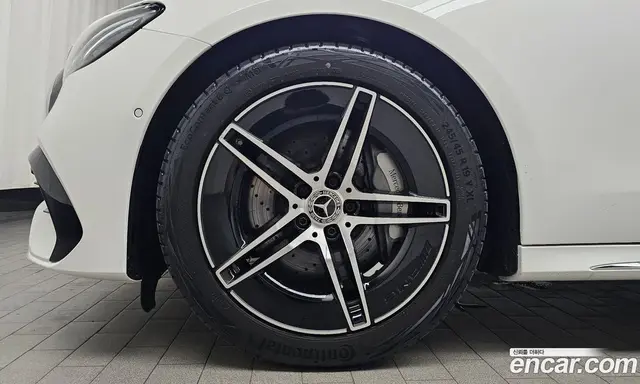 Mercedes-Benz E-Class 2025 2.0 автомат (гидро), миниатюра 4