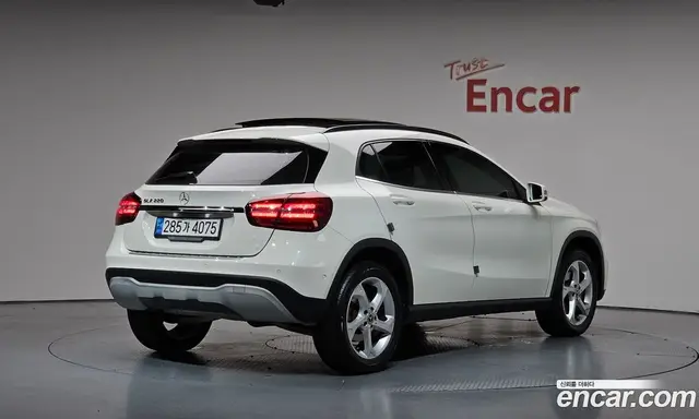 Mercedes-Benz GLA-Class 2017 2.0 автомат (гидро), миниатюра 2