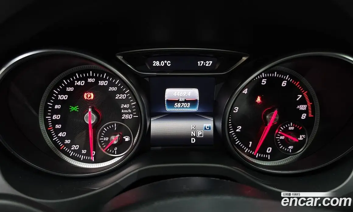 Mercedes-Benz GLA-Class 2017 2.0 автомат (гидро), фото 11