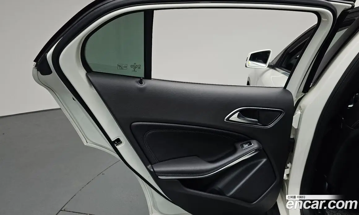 Mercedes-Benz GLA-Class 2017 2.0 автомат (гидро), фото 15