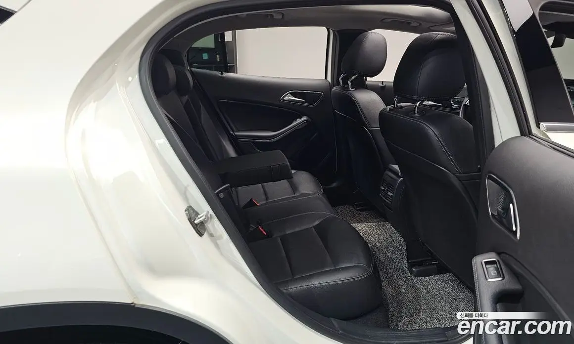 Mercedes-Benz GLA-Class 2017 2.0 автомат (гидро), фото 17