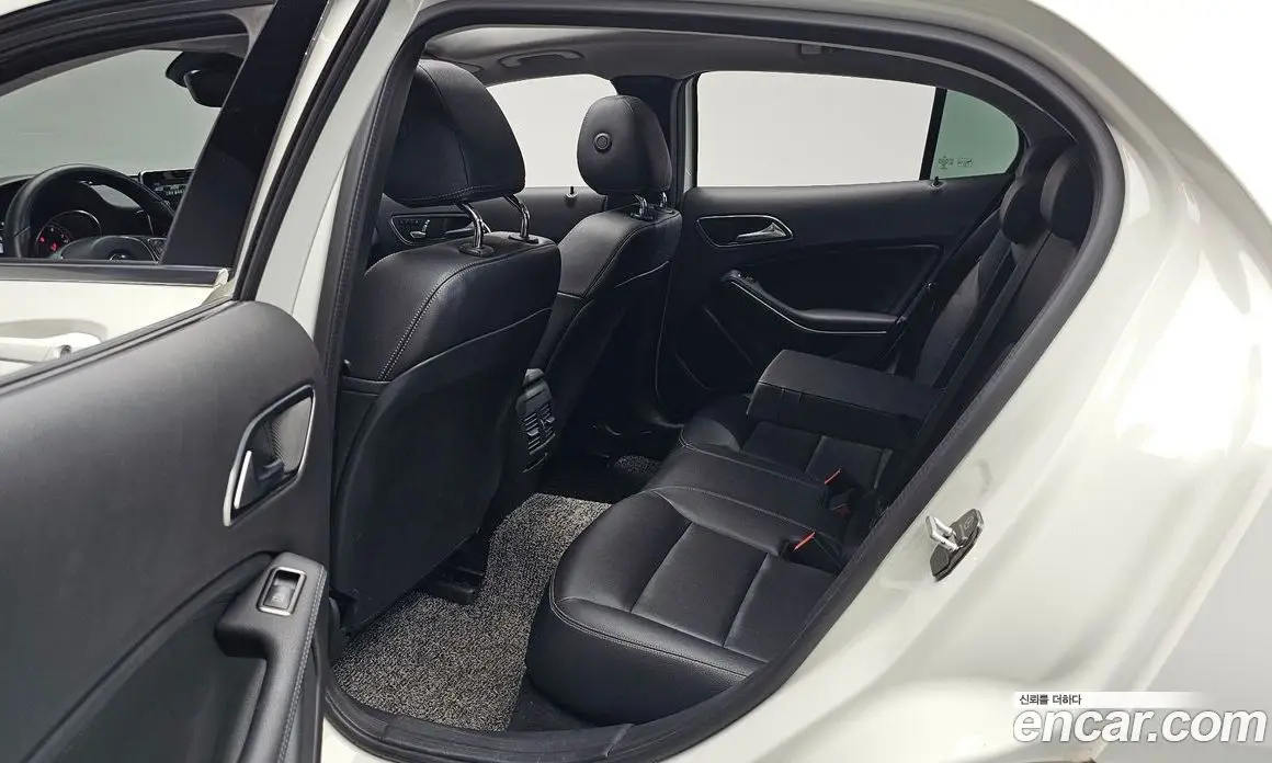 Mercedes-Benz GLA-Class 2017 2.0 автомат (гидро), фото 18
