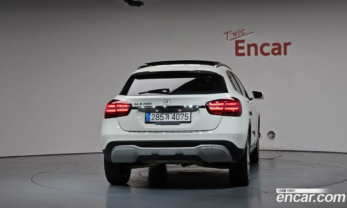 Mercedes-Benz GLA-Class 2017 2.0 автомат (гидро), фото 4