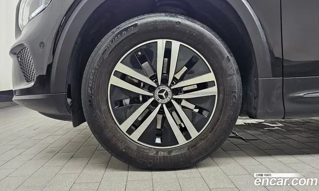 Mercedes-Benz GLB-Class 2021 1.9 автомат (гидро), миниатюра 4
