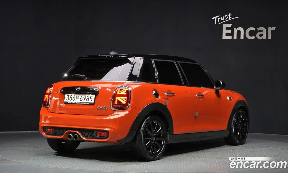 Mini Cooper 2018 2.0 автомат (гидро), фото 2 Mini Cooper 2018 2.0 автомат (гидро), фото 2