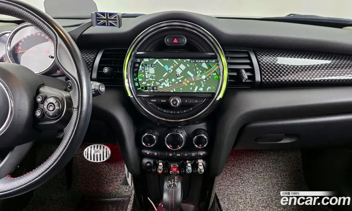 Mini Cooper 2018 2.0 автомат (гидро), фото 14 Mini Cooper 2018 2.0 автомат (гидро), фото 14