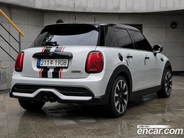 Mini Cooper 2022 2.0 автомат (гидро), миниатюра 2
