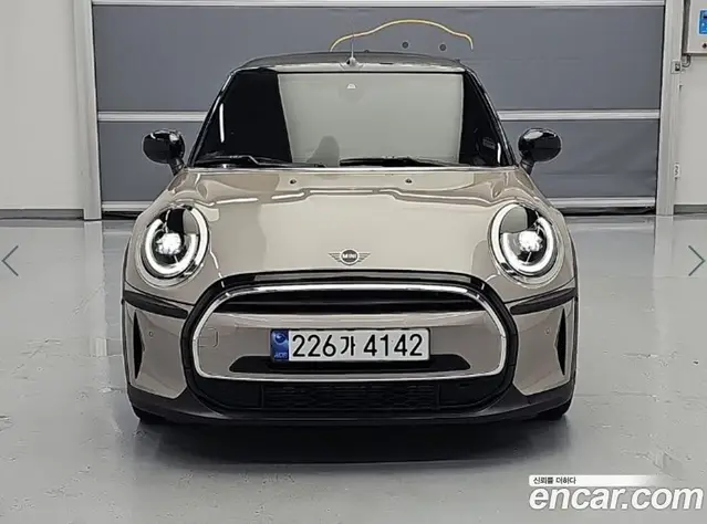 Mini Cooper Convertible 2024 1.5 автомат (гидро), миниатюра 3