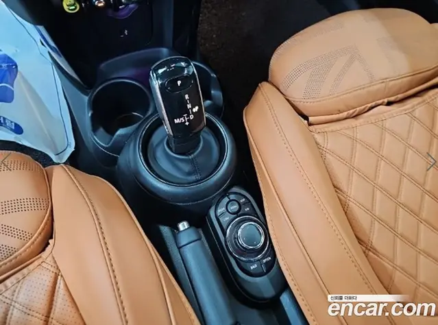 Mini Cooper Convertible 2024 1.5 автомат (гидро), миниатюра 9