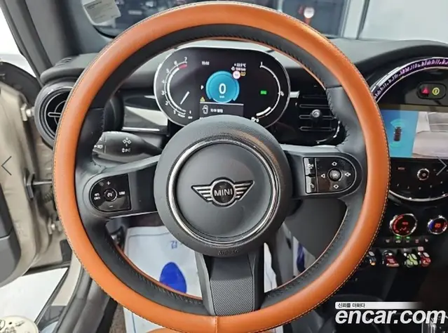 Mini Cooper Convertible 2024 1.5 автомат (гидро), миниатюра 10