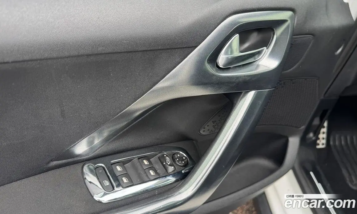 Peugeot 2008 2016 1.6 автомат (гидро), фото 11