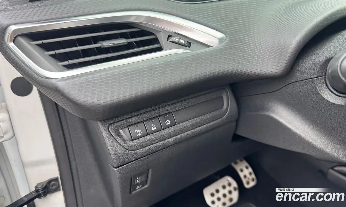 Peugeot 2008 2016 1.6 автомат (гидро), фото 13