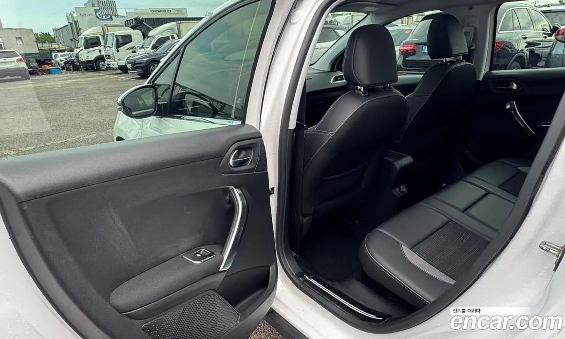 Peugeot 2008 2016 1.6 автомат (гидро), фото 16