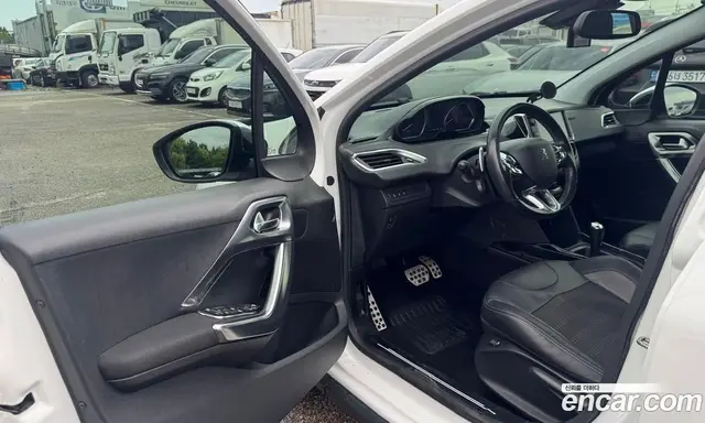 Peugeot 2008 2016 1.6 автомат (гидро), миниатюра 9