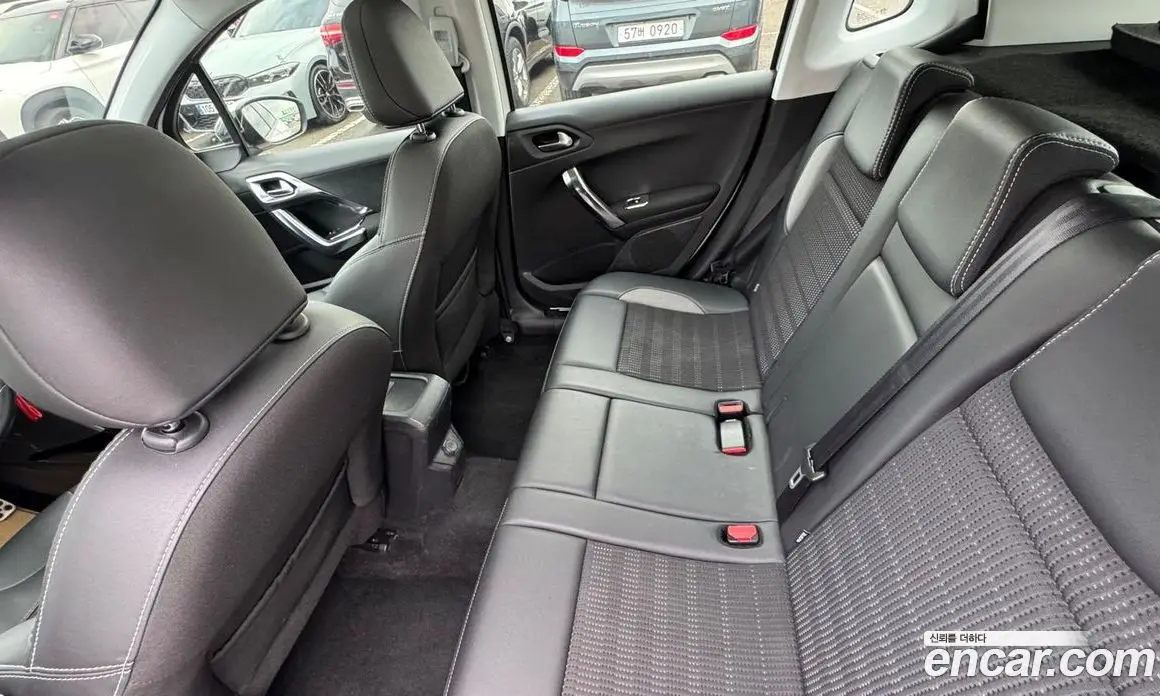 Peugeot 2008 2016 1.6 автомат (гидро), фото 10
