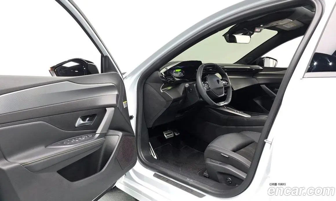 Peugeot 308 2024 1.2 автомат (гидро), фото 13