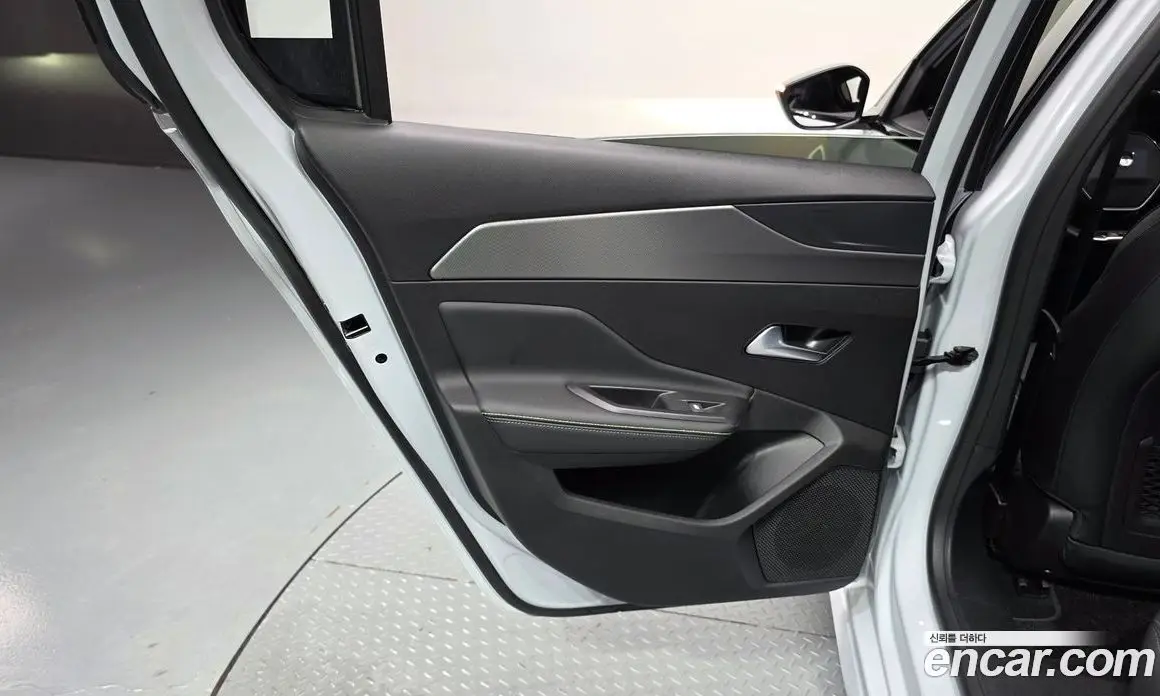 Peugeot 308 2024 1.2 автомат (гидро), фото 15