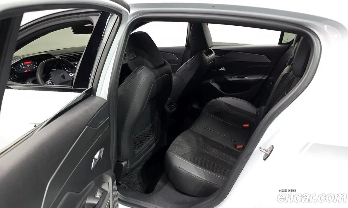 Peugeot 308 2024 1.2 автомат (гидро), фото 18