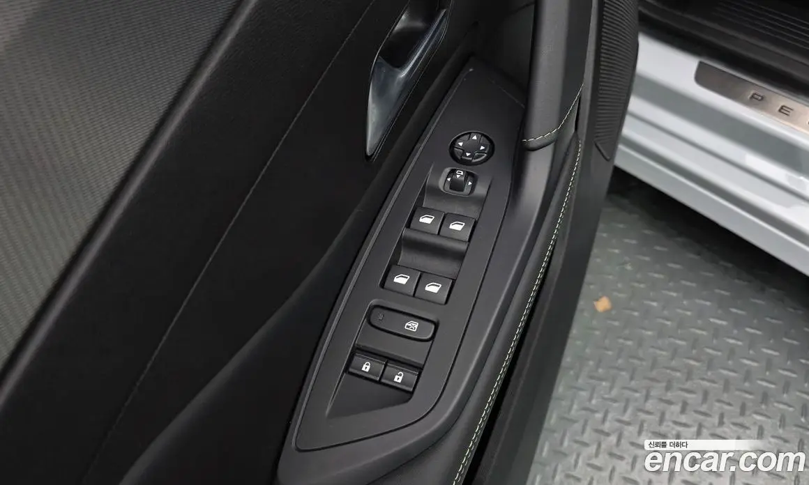 Peugeot 308 2024 1.2 автомат (гидро), фото 27
