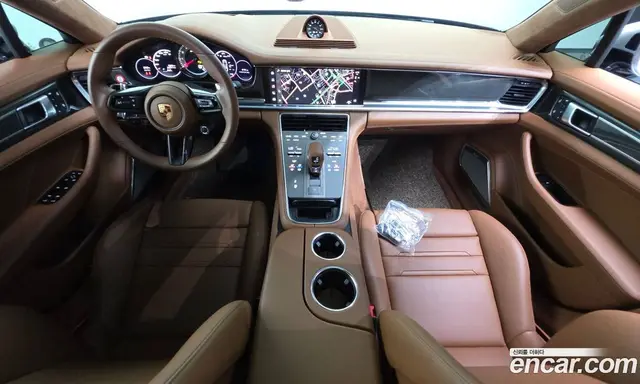 Porsche Panamera 2024 4.0 автомат (гидро), миниатюра 7