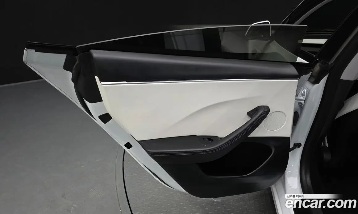 Tesla Model 3 2024 0.2 автомат (гидро), фото 14