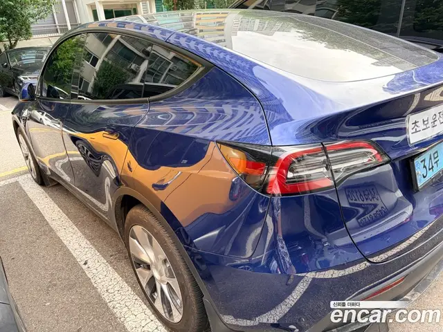 Tesla Model Y 2022 автомат (гидро), миниатюра 2