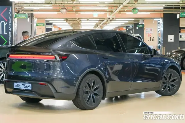 Tesla Model Y 2026 1.0 автомат (гидро), миниатюра 2
