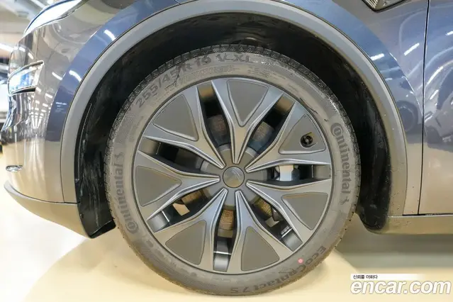 Tesla Model Y 2026 1.0 автомат (гидро), миниатюра 12